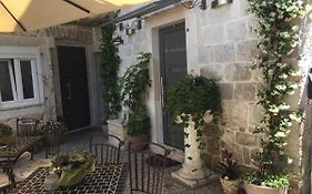 Guest House Laura